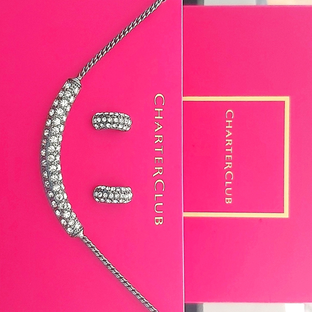 Necklace and earrings set